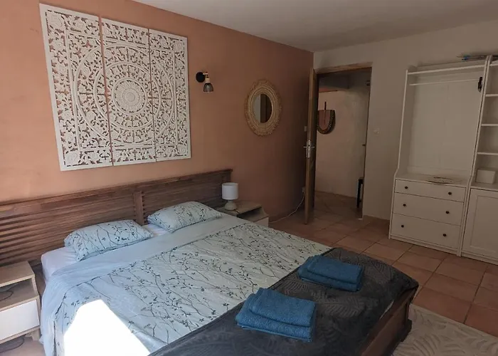 Grande Maison Carpediem, Le Calme à La Campagne Hébergement de vacances *